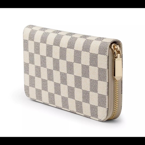 Off White Cream and Gray Checkered Zip Wallet Clutch Wristlet - Picture 2 of 5